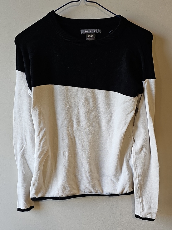 Suzy Shier Sweaters - Suzy Shier Medium Black and Black Sweater
